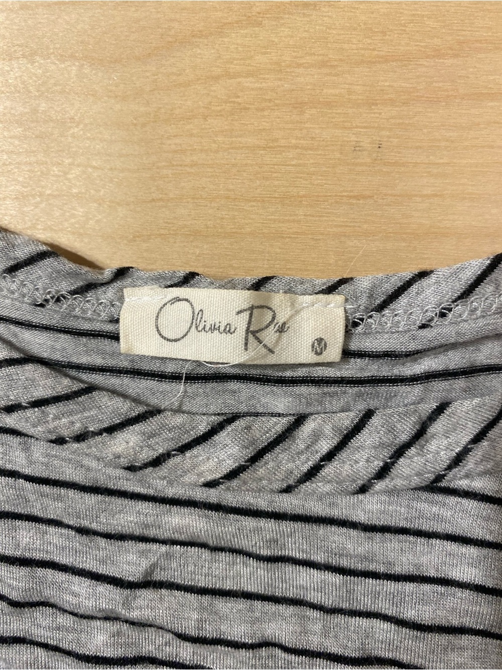 Olivia Rae Short Sleeve Tee Medium (RT) - Picture 4 of 6
